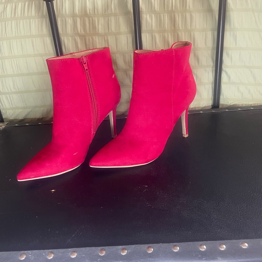 Red velvets heels
